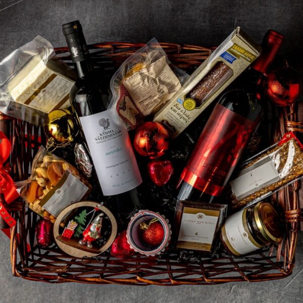 Wooden basket with 2 wines & delicacies