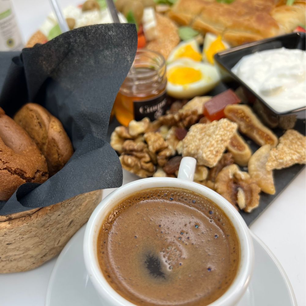What is a traditional Greek breakfast?