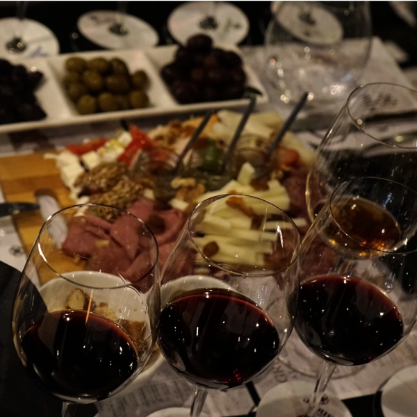 Book a Seat (Cinque Wine & Deli Monastiraki) - Image 3